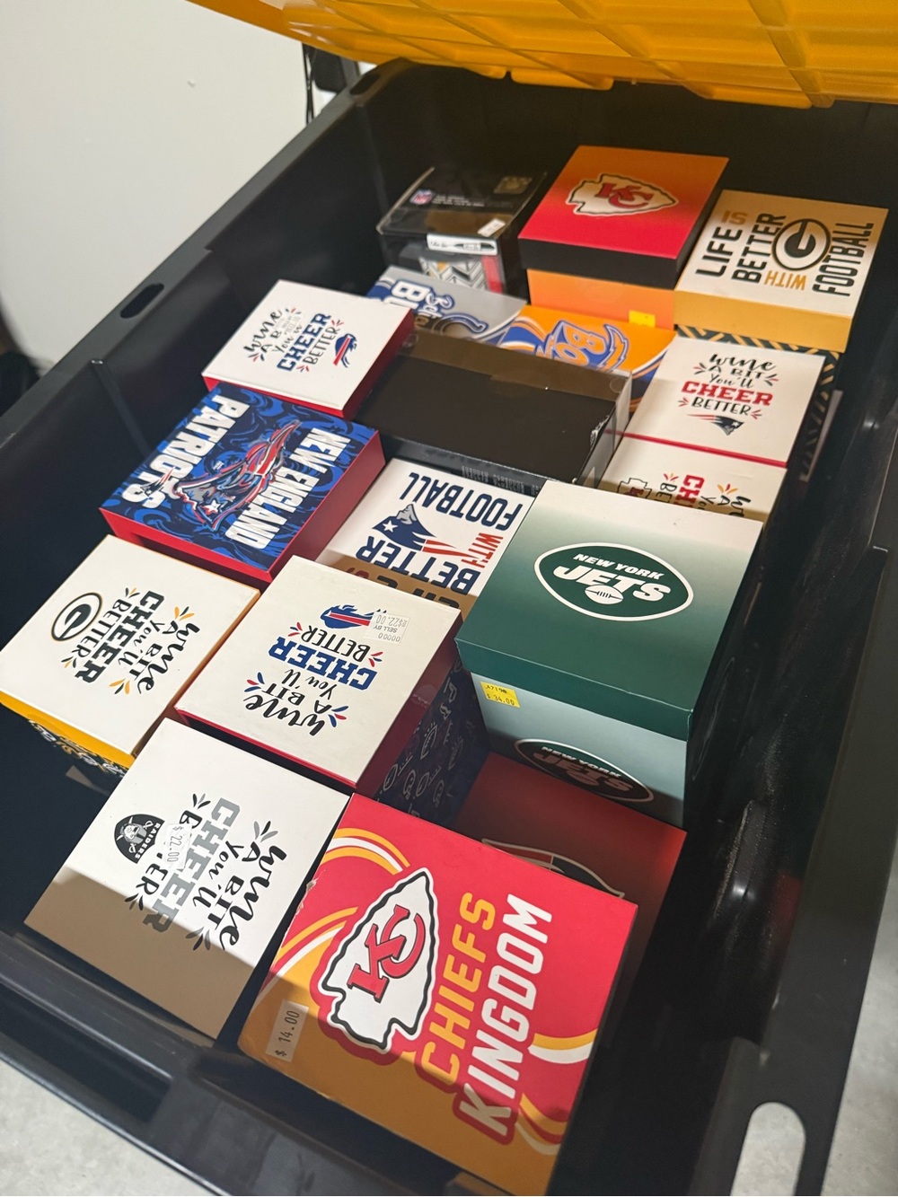 MANY BRAND NEW NFL COLLECTIBLE ITEMS